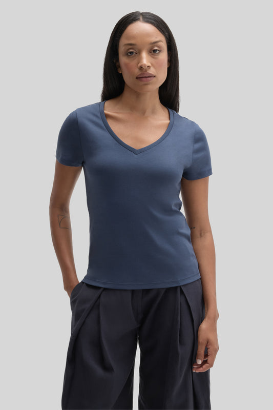 Le t-shirt à col en V pour femmes de Barakett