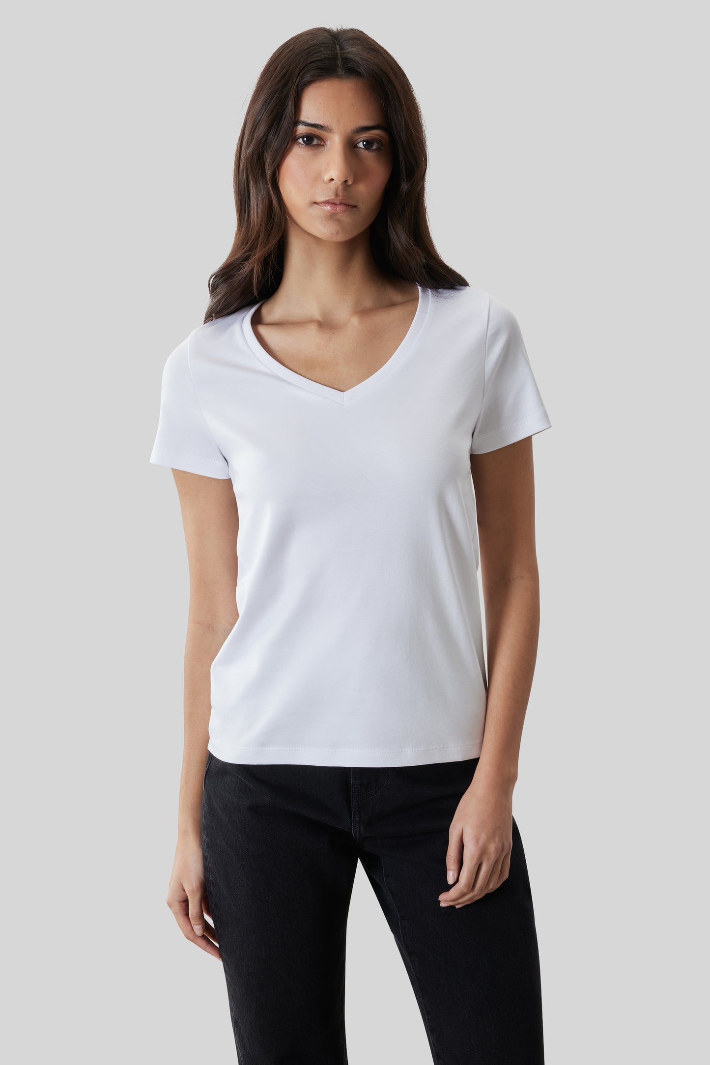 The Barakett Women's V Tee
